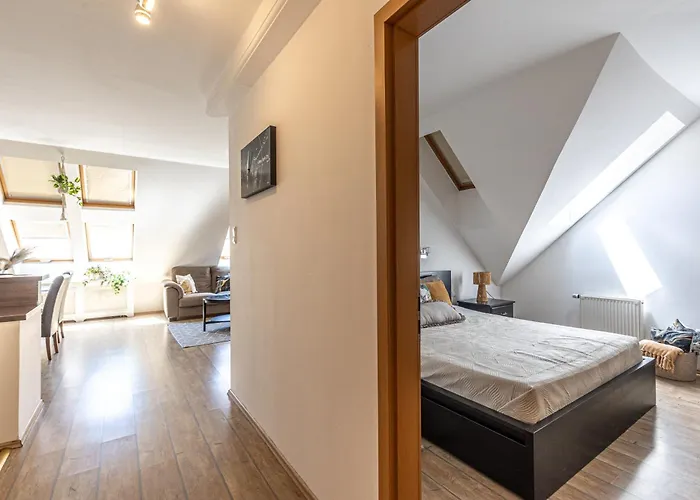 Gozsdu White Raven 504 With Free Underground Parking بودابست