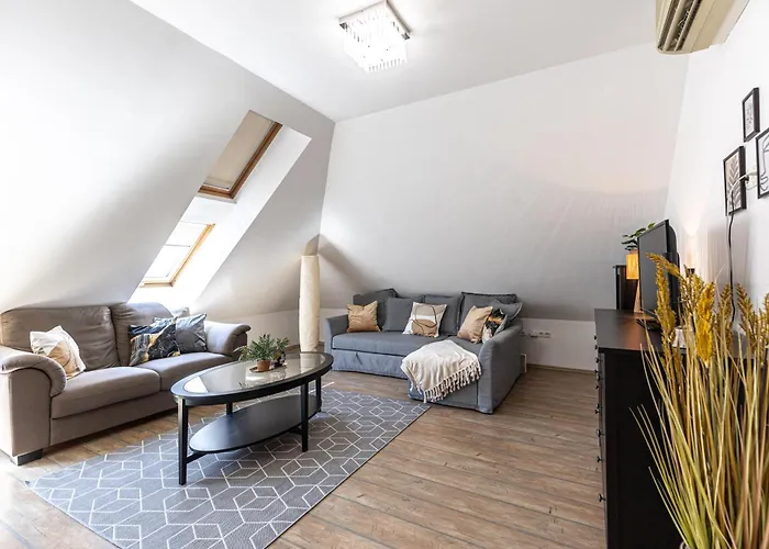 Gozsdu White Raven 504 With Free Underground Parking * بودابست