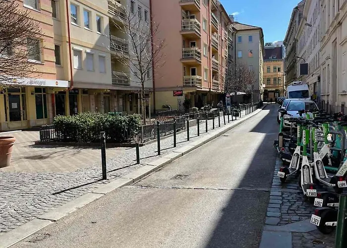 Gozsdu White Raven 504 With Free Underground Parking شقة بودابست