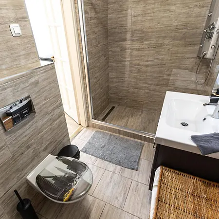 Apartman Gozsdu White Raven 504 With Free Underground Parking *